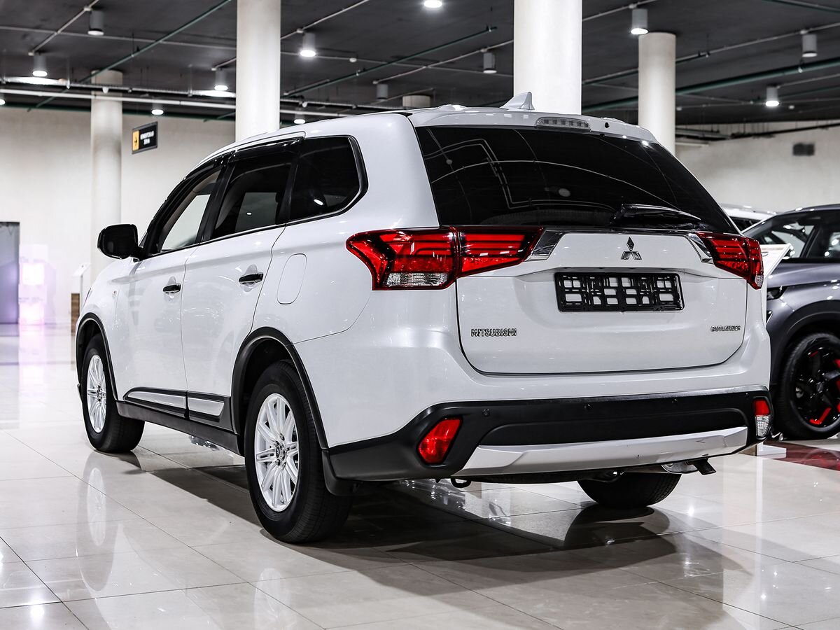 Купить Outlander с пробегом